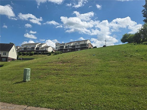 5th image of Pointe West Ct