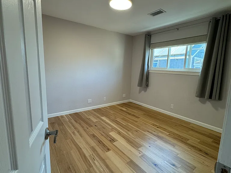 203 Tiny St — Photo 5