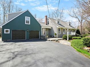 43 Linley Rd, Trumbull, CT 06611