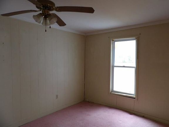 3rd image of 200 N Broad St