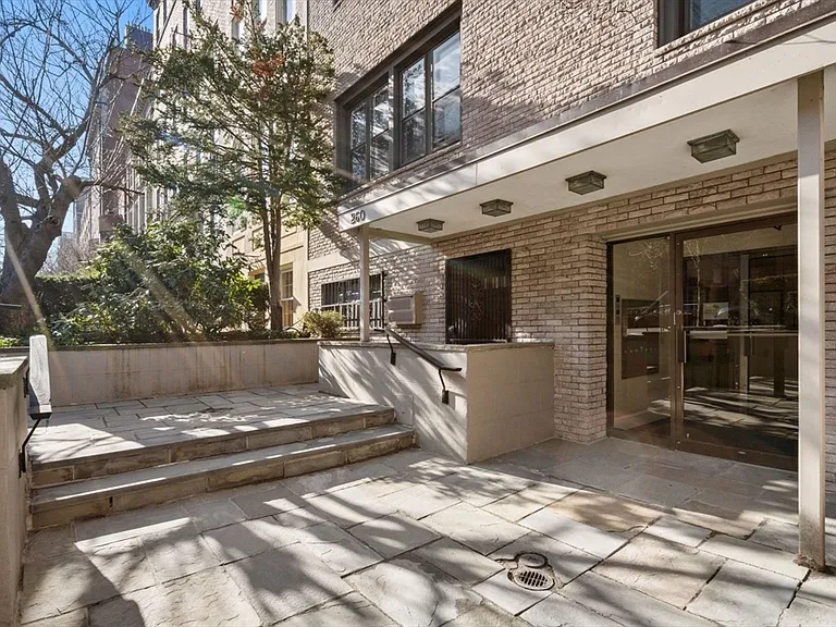 260 Beacon St #3 — Photo 14