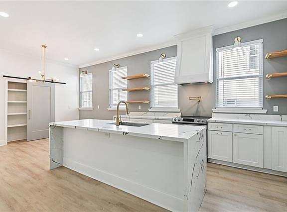 4th image of 5630 Canal Blvd