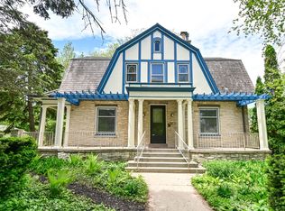 2915 N Dousman St, Milwaukee, WI 53212