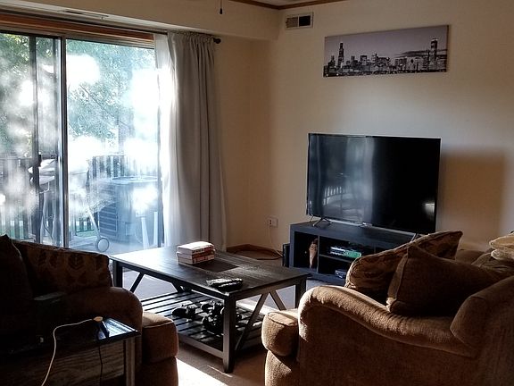 3rd image of 5221 James Ln APT 1506