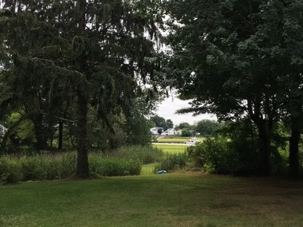 12 Bayside Rd, Old Saybrook, CT 06475