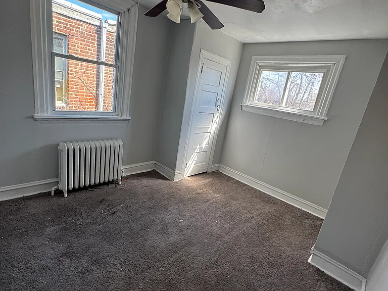 1142 E Woodlawn St — Photo 11