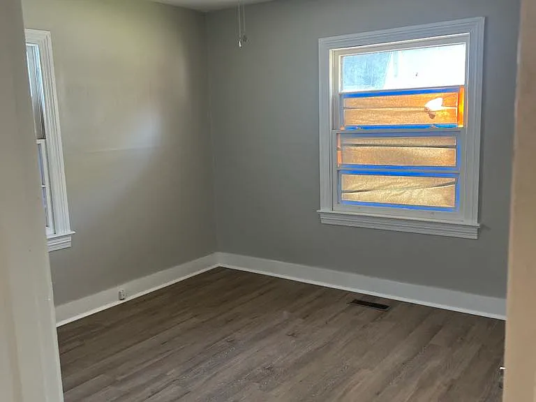 2702 Holt Ln — Photo 11