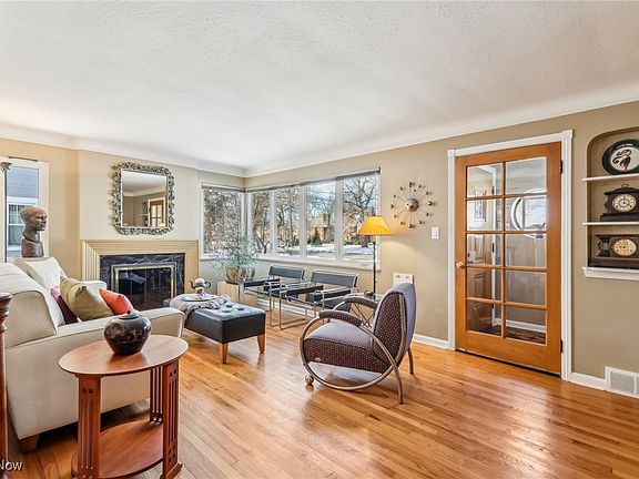 2nd image of 13925 Lake Ave