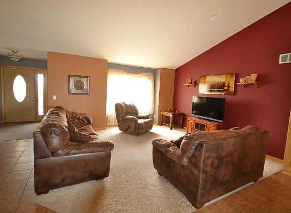 5th image of 760 S Rush Creek Ln