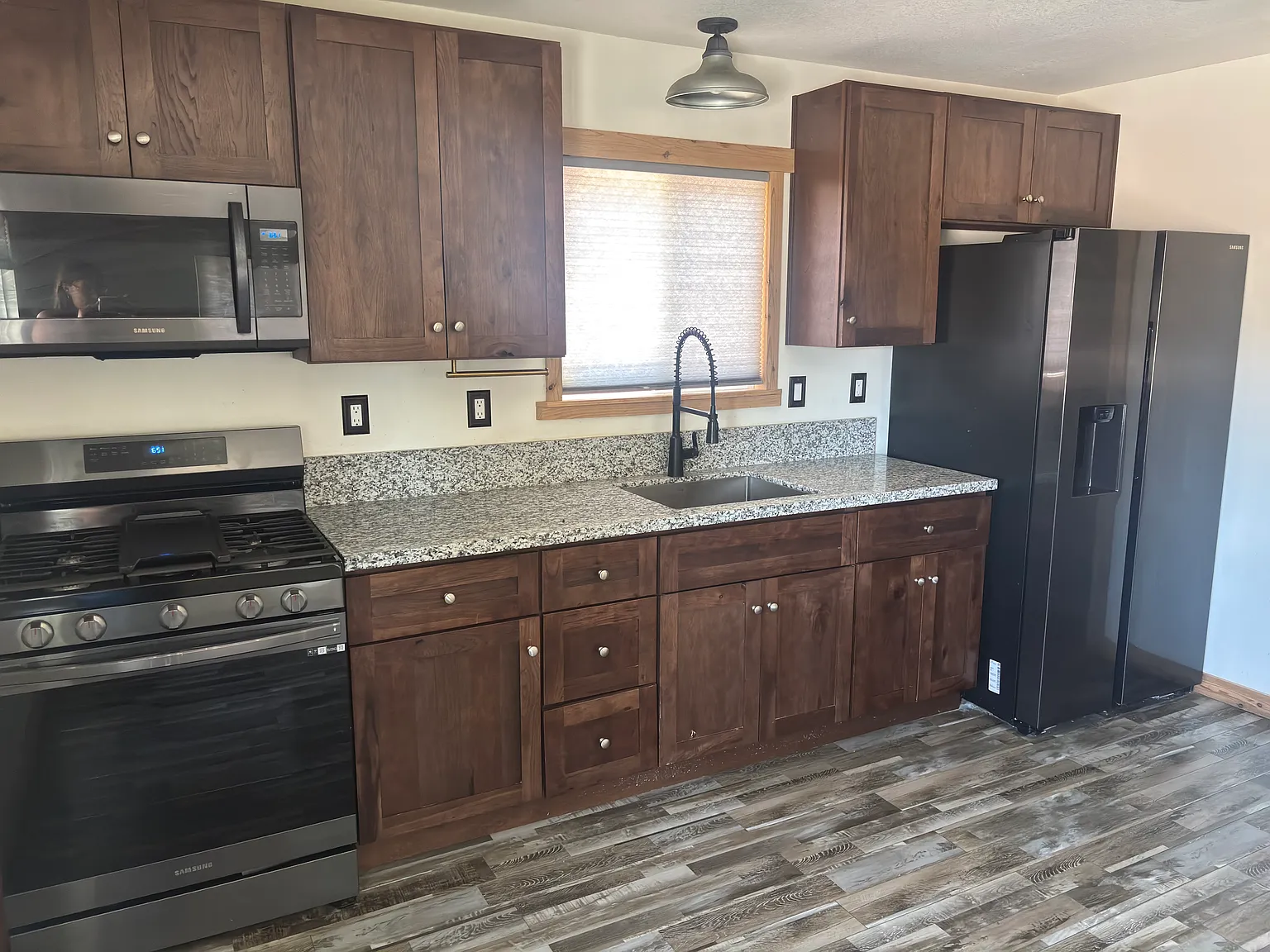 2 bed, 1.5 bath, 840 sqft, $1,600 — Photo 3