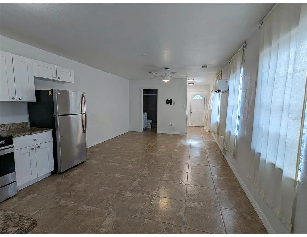 Building Photo - 411 S Albany Ave #3