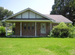 5212 32nd St, Groves, TX 77619