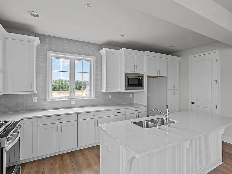 3088 Egreton Rd — Photo 4