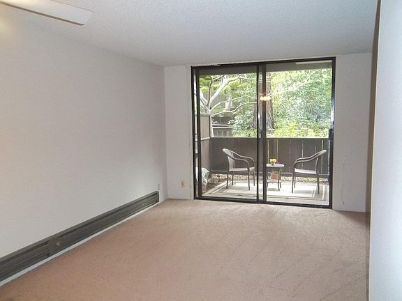3rd image of 1122 Shelter Creek Ln