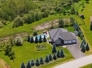 17 Brolley Cres, Essa, ON L0L2N2