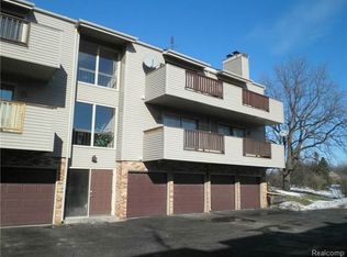 8504 Pepper Ridge Dr, Grand Blanc, MI 48439