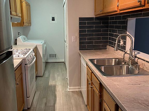3rd image of 33649 Bayview Dr