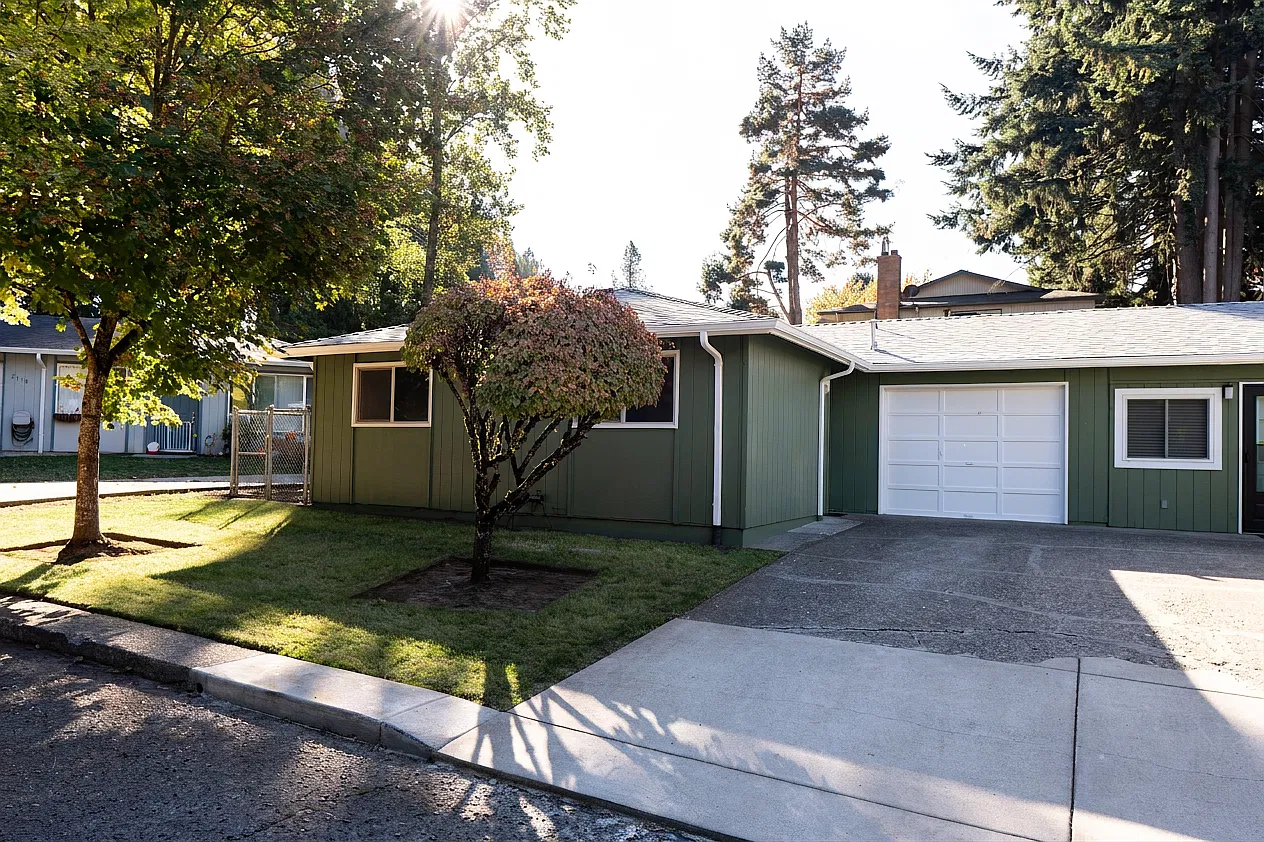 2 bed, 1000 sqft, $1,975 — Photo 3