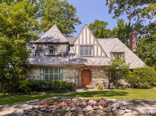 5 Oak St, Harrison, NY 10528