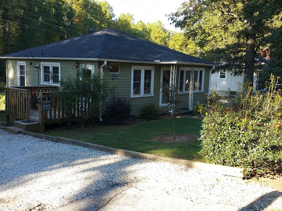 2nd image of 40 Lily St