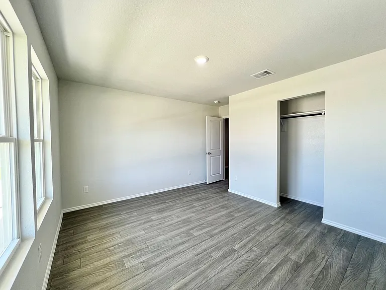 544 Quail Meadows Dr — Photo 5