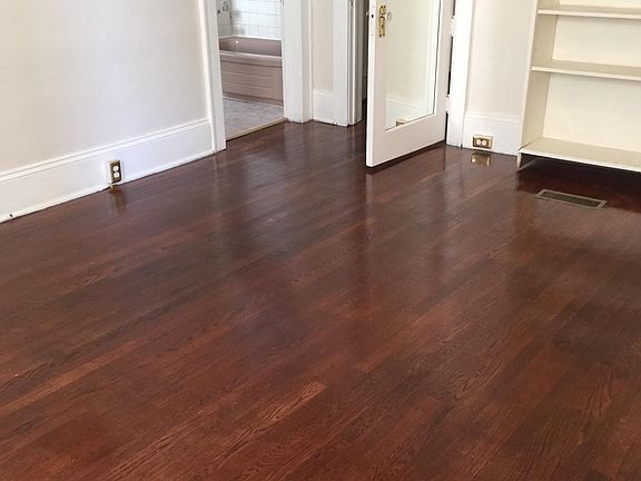 4th image of 207 Mountain Ave SW Ste 1