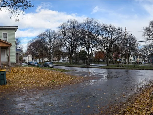 94 Peck St, Rochester, NY 14609