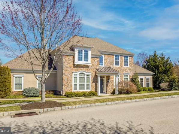 201 Goldenrod Dr, Lansdale, PA 19446