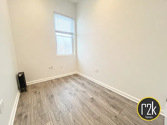 Rented by Realty 2000 Corp | media 12
