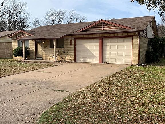 2nd image of 909 Russell Ln