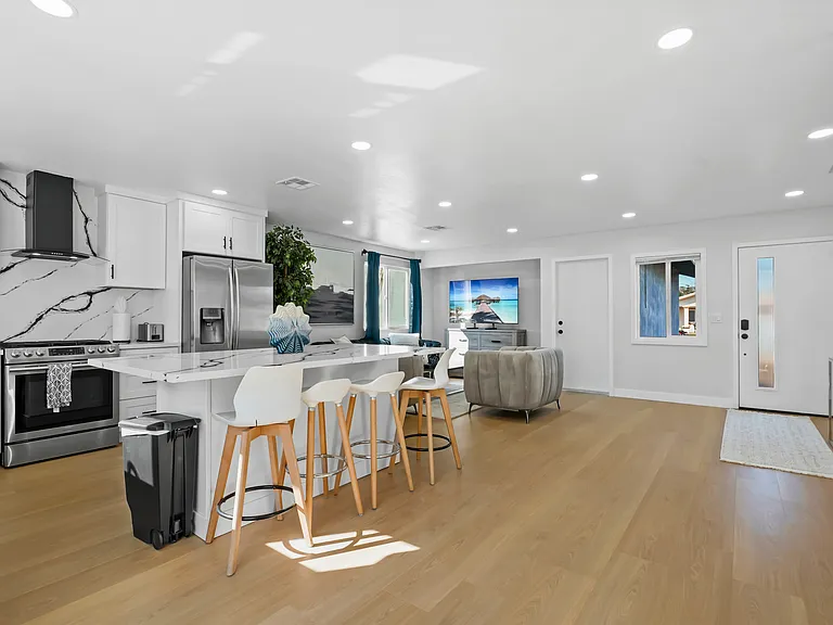 12610 Vandemere St — Photo 17