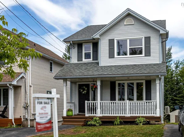 70 Armcrest Dr, Lower Sackville, NS B4C 4A6