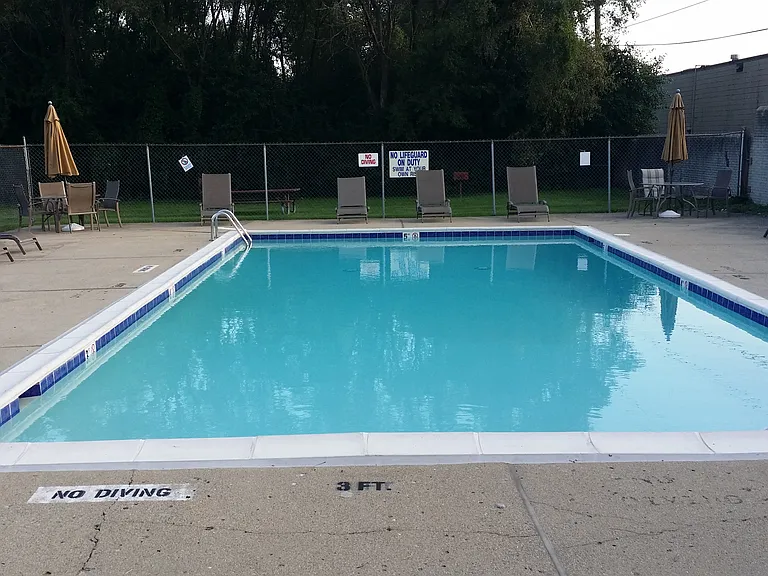 30515 W Forteen Mile Rd #46 — Photo 2