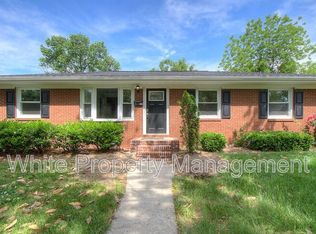 4901 Crestmont Dr, Charlotte, NC 28205