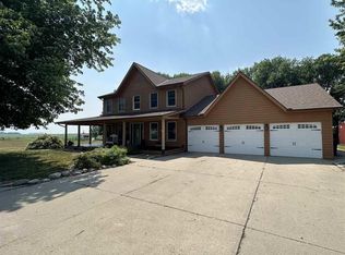 57349 300th St, Winthrop, MN 55396