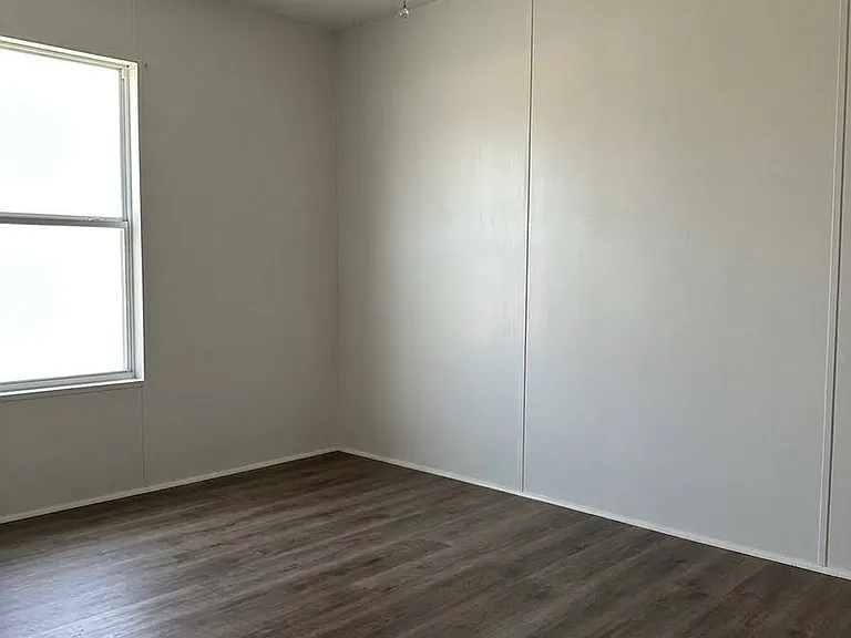 111 Saint Ellen Dr — Photo 5