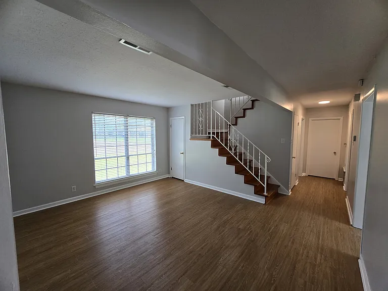 2503 Convent Ave — Photo 2