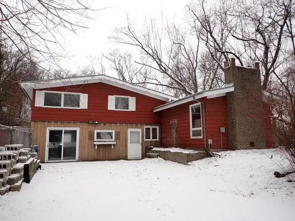 791 Hallstrom Dr, Red Wing, MN 55066