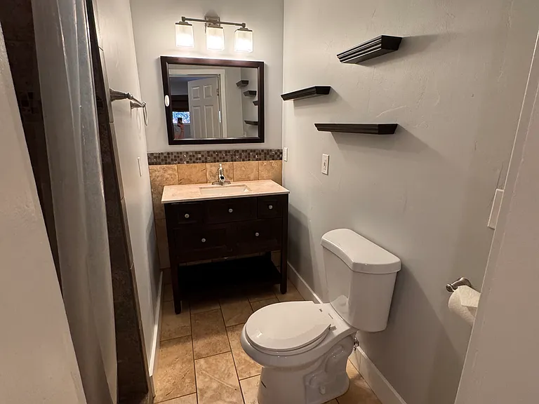 122 L St — Photo 16