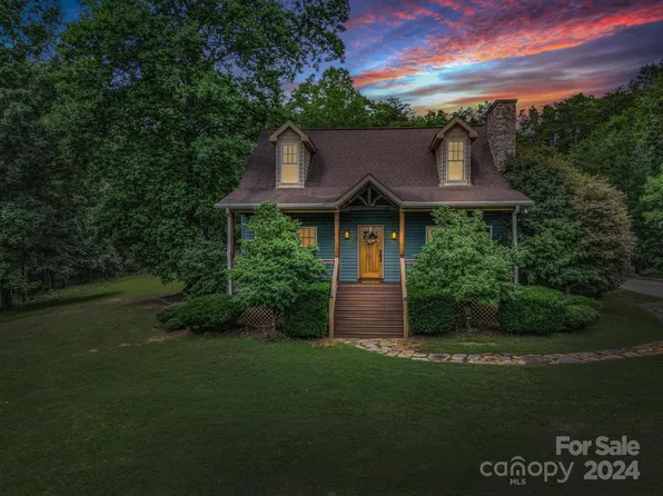 205 Rocky Mount Dr, Lake Lure, NC 28746