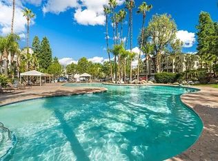 5565 Canoga Ave APT 320, Woodland Hills, CA 91367