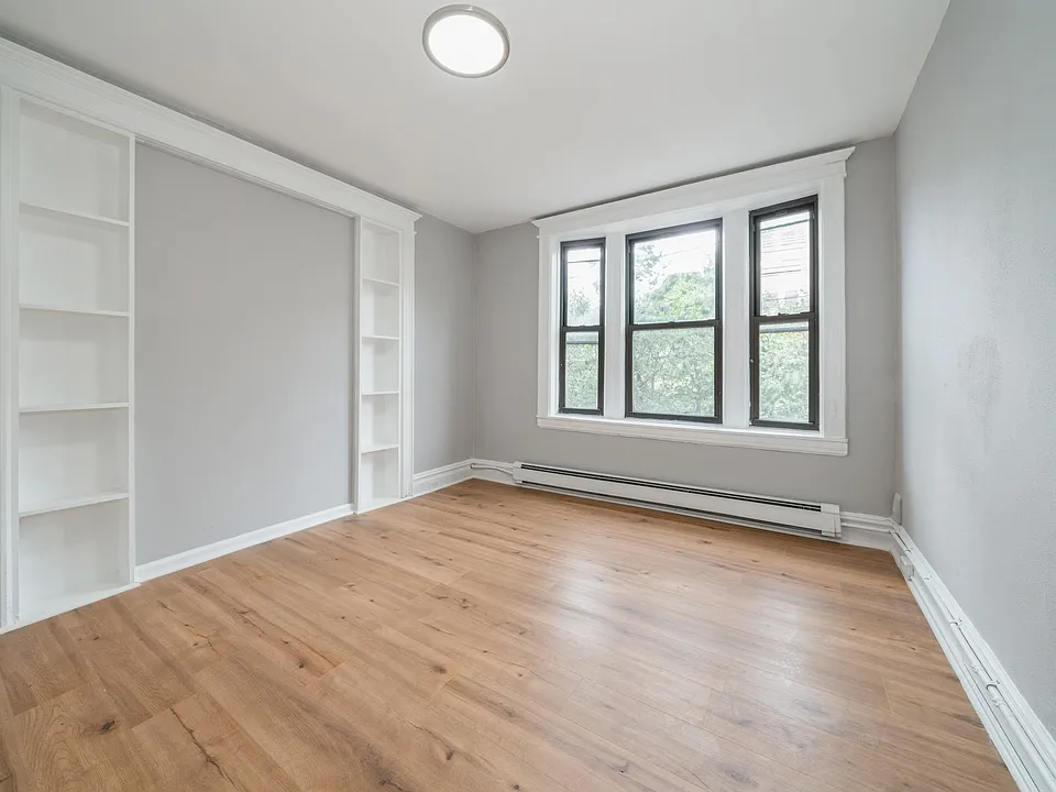 106 Baldwin Ave #3