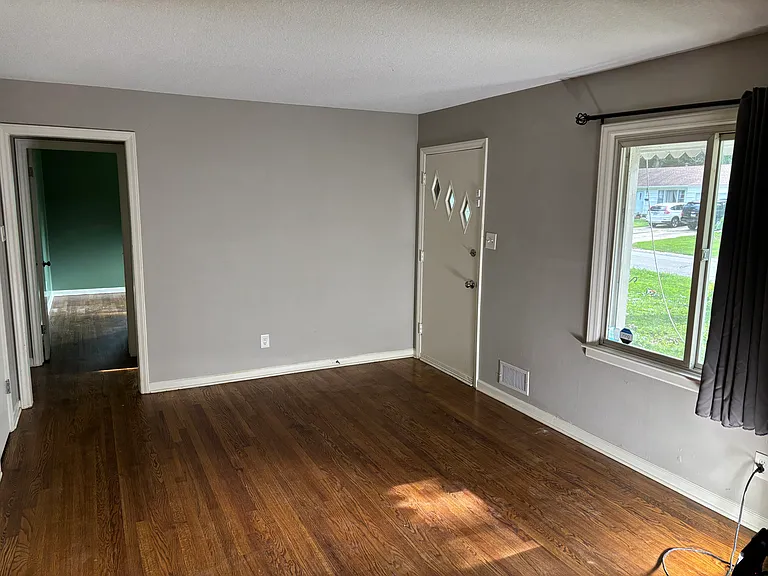 6729 Melrose Ln — Photo 2