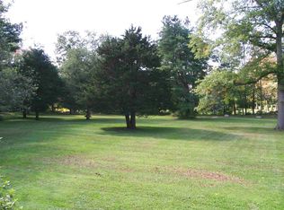 16 Briar Oak Dr, Weston, CT 06883