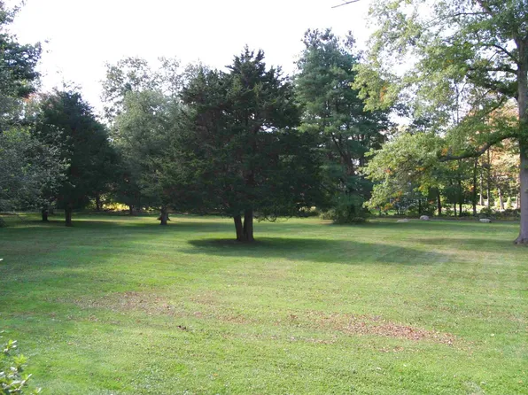 16 Briar Oak Dr, Weston, CT 06883