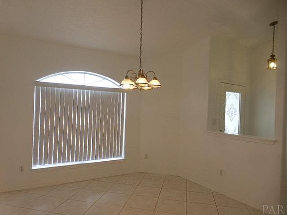 4th image of 6015 Yellow Rose Dr