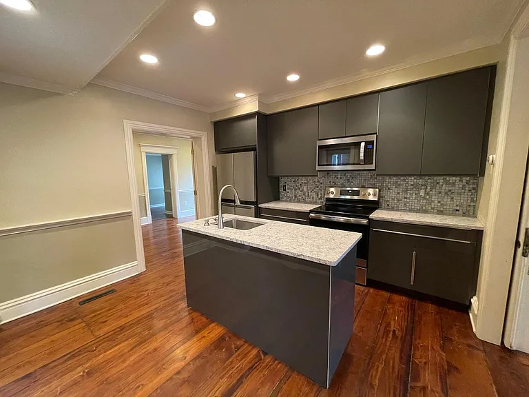 12 E Market St #1 — Photo 3