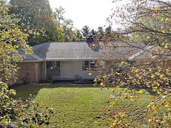 2nd image of 530 Circlewood Dr N