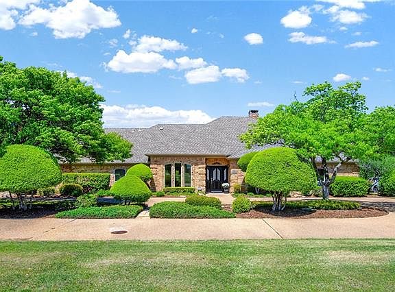 3rd image of 401 Willow Creek Cir