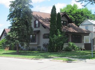 513 W Cook St, New London, WI 54961